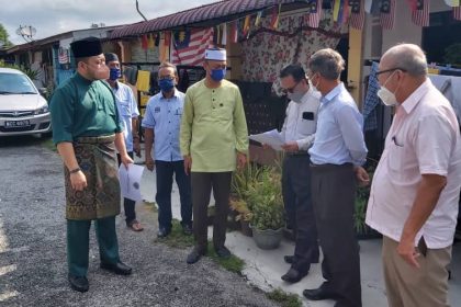 melawat tapak
