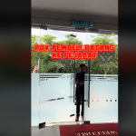 POV: Pembeli datang ke pejabat