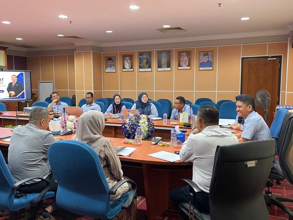 Kunjungan Hormat serta Sesi Perbincangan antara Ketua Pegawai Eksekutif PERTAM 2