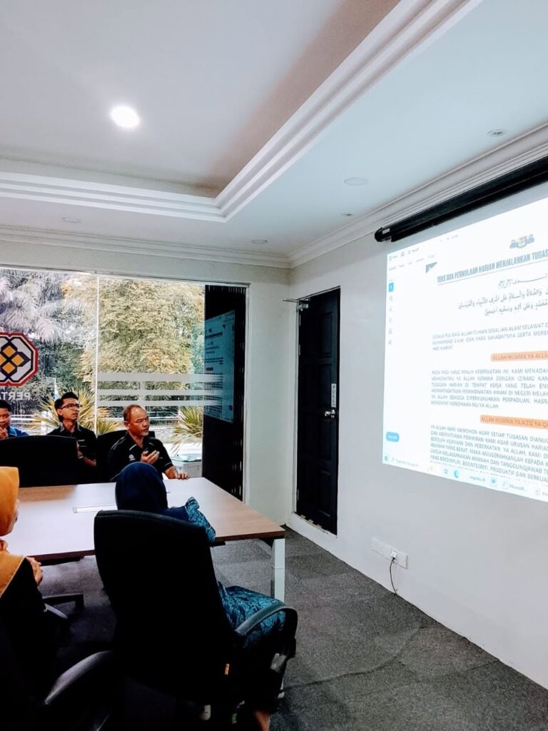 embudayaan nyanyian lagu Negaraku, Melaka Maju Jaya, Pertam Gemilang dan Ikrar Rukun Negara serta Bacaan Doa